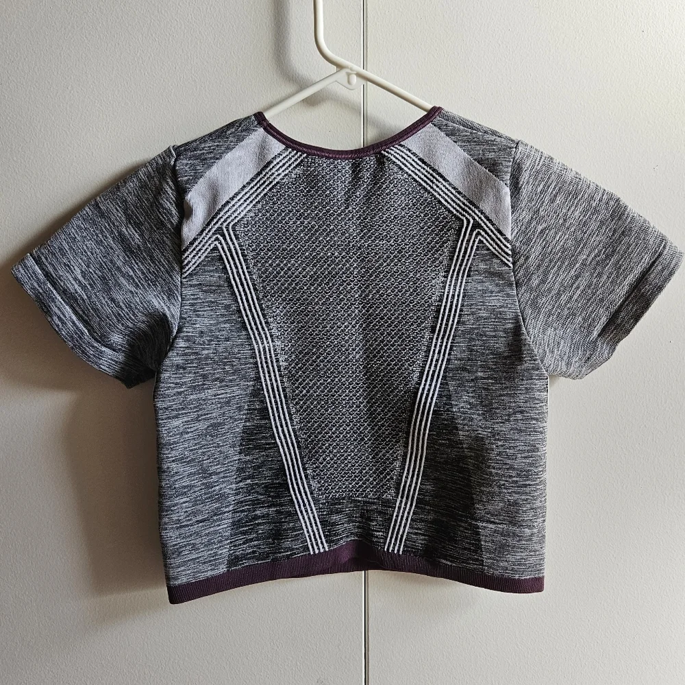 Athleta Impact Crop Top in Women's M - Picture 13 of 15